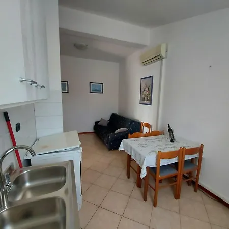 Emma Demarin Apartment *